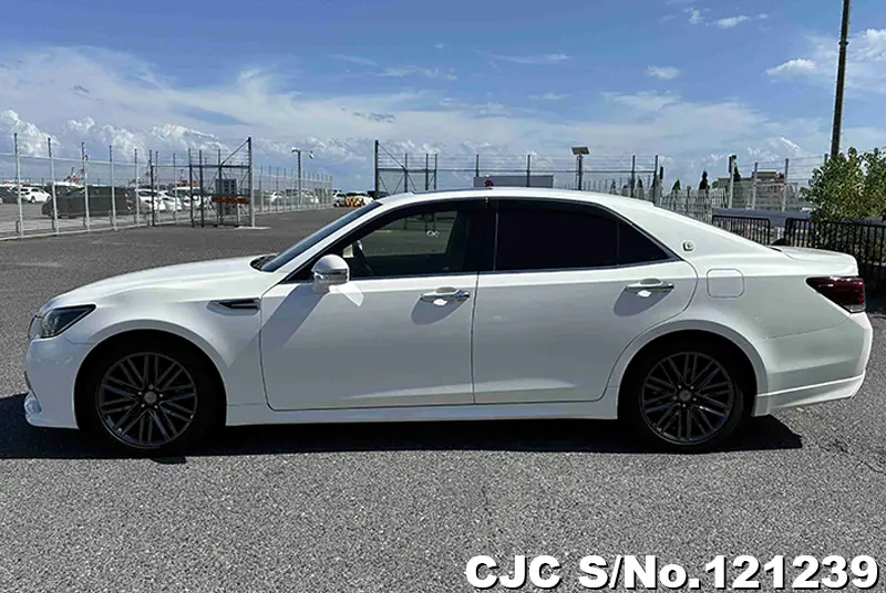 2016 Toyota / Crown Stock No. 121239