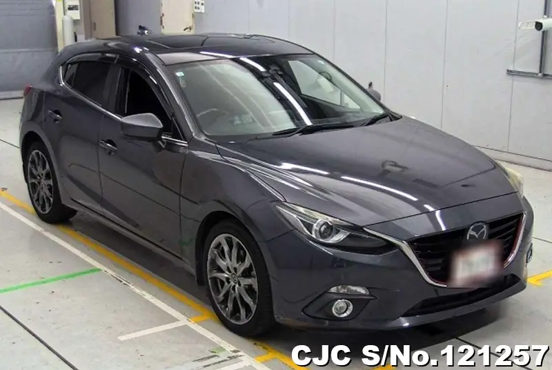 2015 Mazda / Axela Stock No. 121257