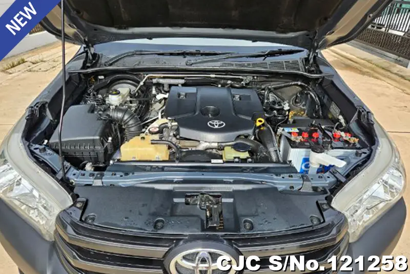 2017 Toyota / Hilux / Revo Stock No. 121258