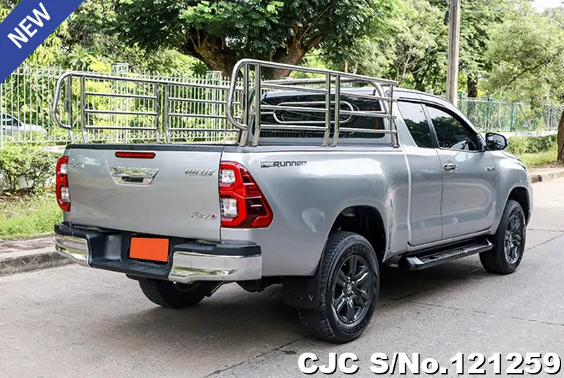 Toyota Hilux in Silver for Sale Image 1