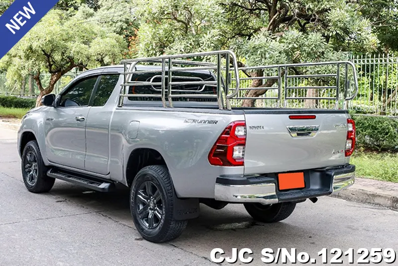 Toyota Hilux in Silver for Sale Image 2