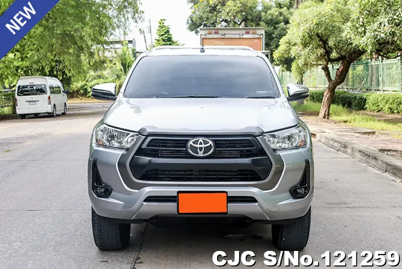 Toyota Hilux in Silver for Sale Image 4