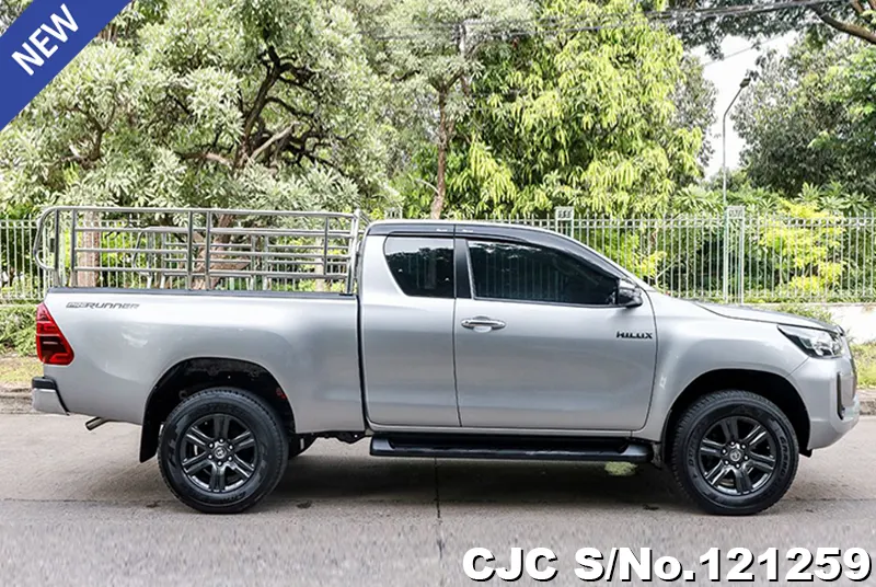 Toyota Hilux in Silver for Sale Image 6