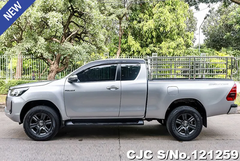 Toyota Hilux in Silver for Sale Image 7