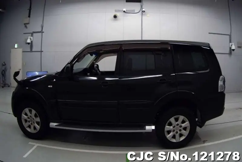 2013 Mitsubishi / Pajero Stock No. 121278