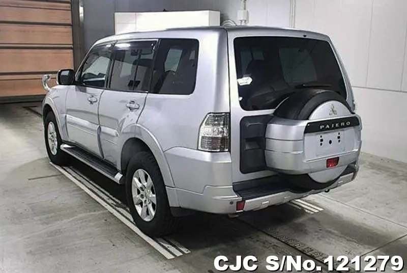 2011 Mitsubishi / Pajero Stock No. 121279