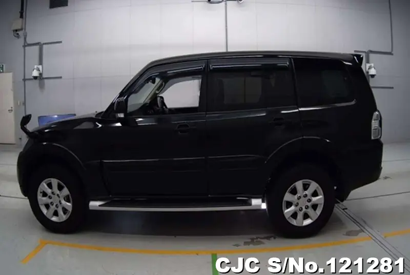 2019 Mitsubishi / Pajero Stock No. 121281