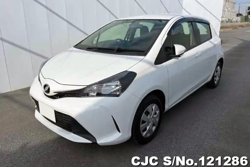 2015 Toyota / Vitz Stock No. 121286