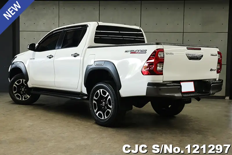 2023 Toyota / Hilux / Revo Stock No. 121297