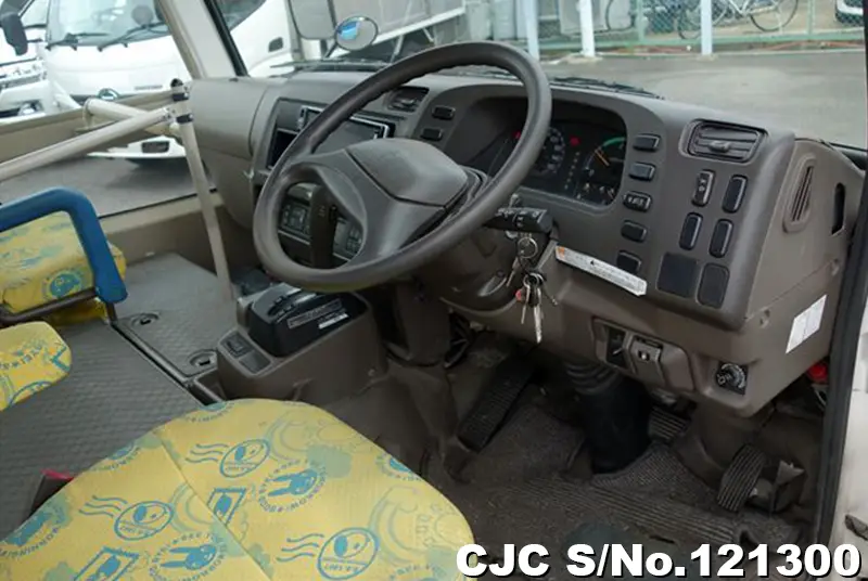 2008 Mitsubishi / Rosa Stock No. 121300