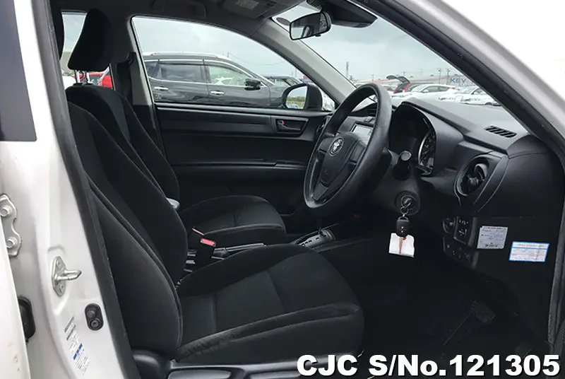 2019 Toyota / Corolla Axio Stock No. 121305