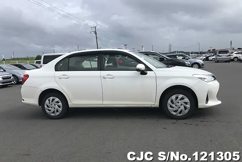 2019 Toyota / Corolla Axio Stock No. 121305