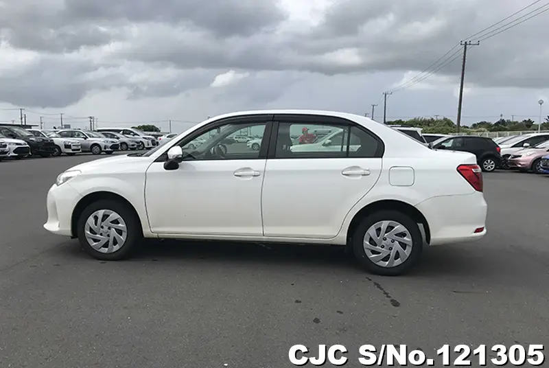 2019 Toyota / Corolla Axio Stock No. 121305