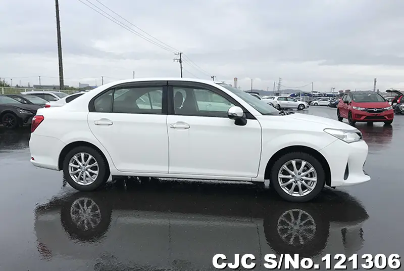 2018 Toyota / Corolla Axio Stock No. 121306