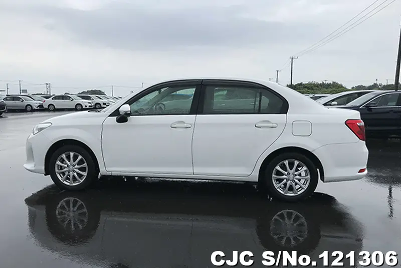 2018 Toyota / Corolla Axio Stock No. 121306