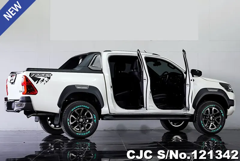 2021 Toyota / Hilux / Revo Rocco Stock No. 121342