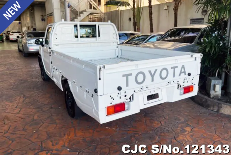 2024 Toyota / Hilux / Champ Stock No. 121343