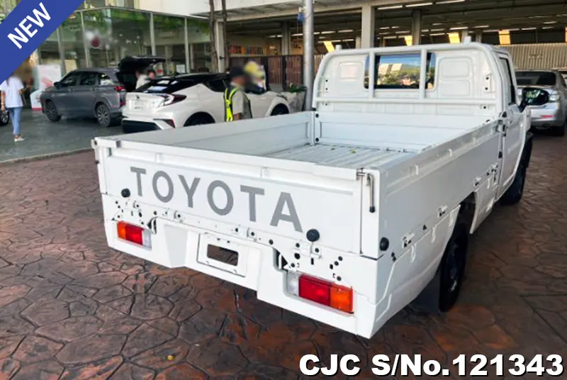 2024 Toyota / Hilux / Champ Stock No. 121343