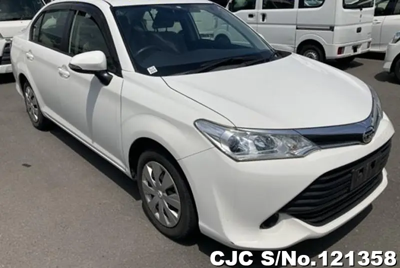 Toyota / Corolla Axio 2015