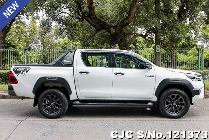 Toyota Hilux in White for Sale Image 6