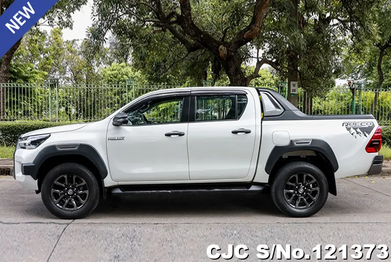 Toyota Hilux in White for Sale Image 7