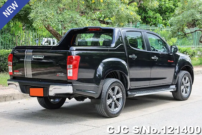 Isuzu D-Max in Black for Sale Image 2