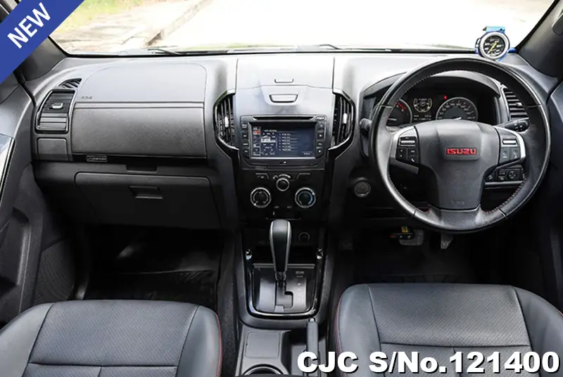 Isuzu D-Max in Black for Sale Image 9