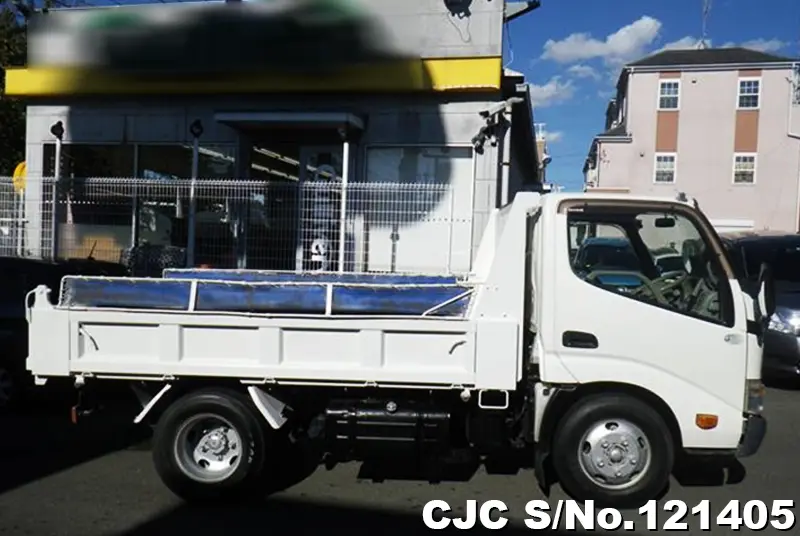 2010 Hino / Dutro Stock No. 121405