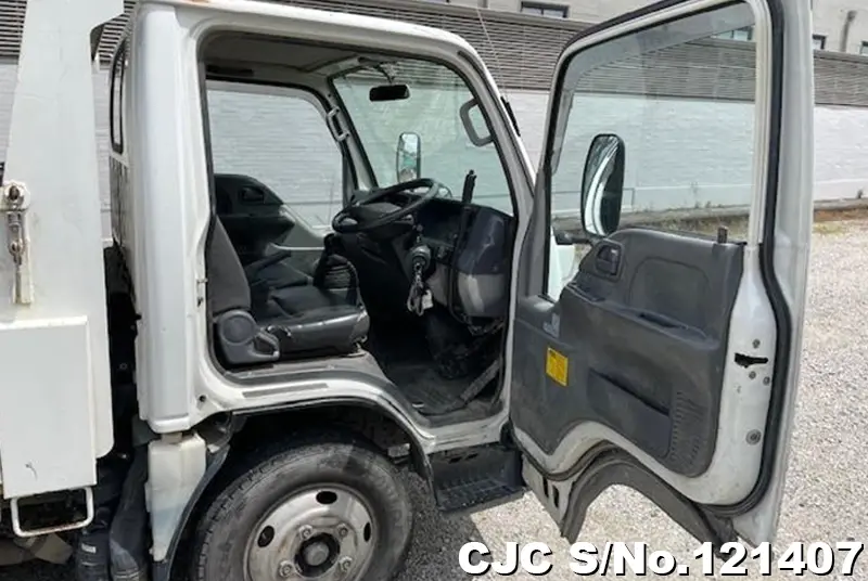 2013 Isuzu / Elf Stock No. 121407