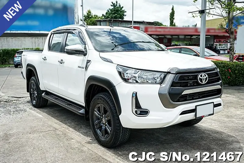 Toyota Hilux in White for Sale Image 0