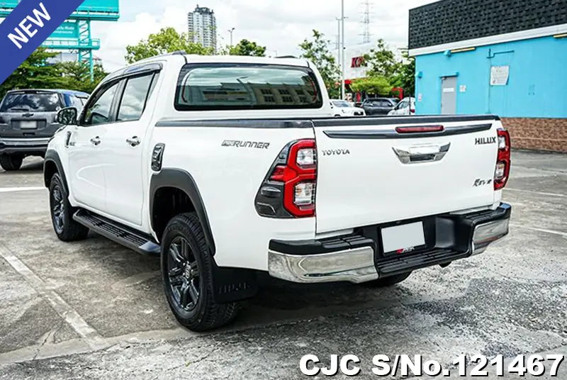 Toyota Hilux in White for Sale Image 1