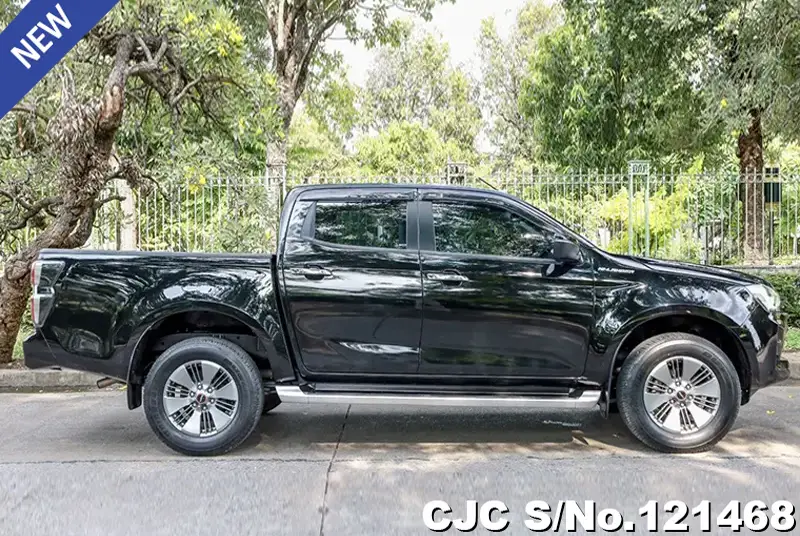 Isuzu D-Max in Black for Sale Image 6