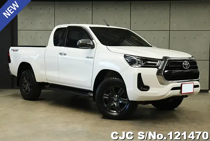 Toyota Hilux in White for Sale Image 0