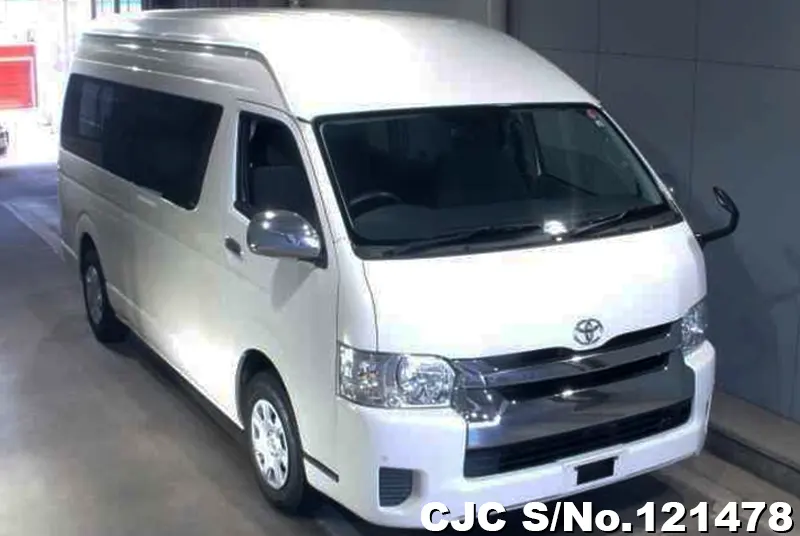 Toyota / Hiace 2017