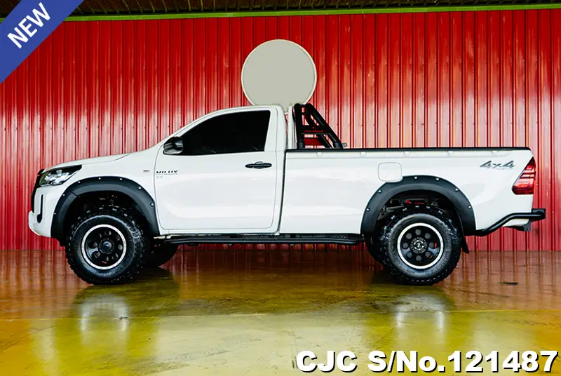 2021 Toyota / Hilux / Revo Stock No. 121487