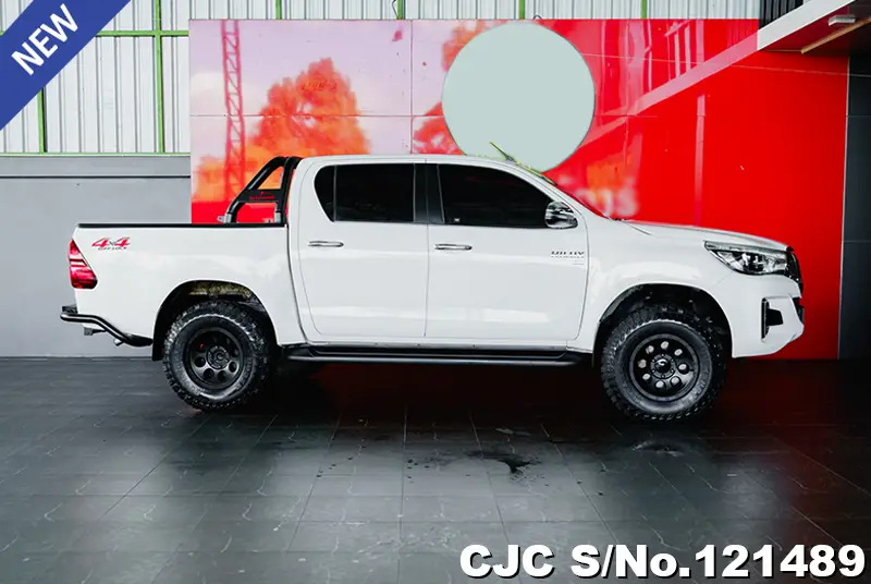 2019 Toyota / Hilux / Revo Stock No. 121489