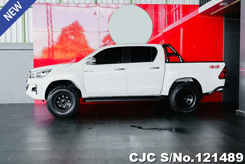 2019 Toyota / Hilux / Revo Stock No. 121489