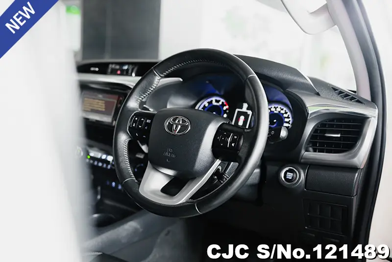 2019 Toyota / Hilux / Revo Stock No. 121489