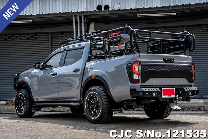 Nissan Navara in Gray for Sale Image 1