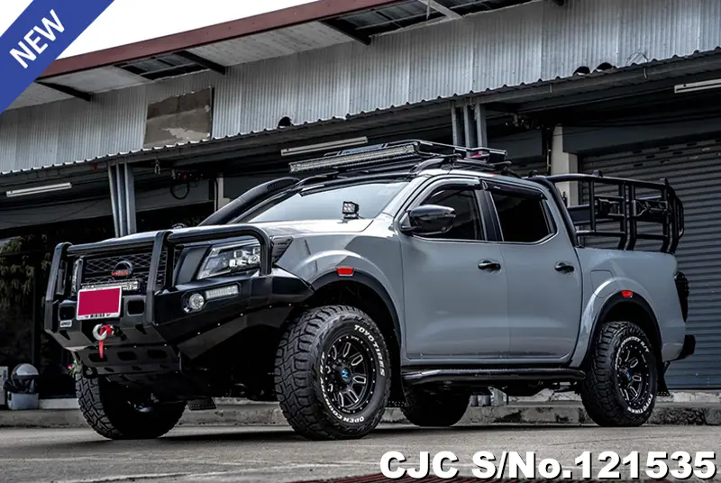 Nissan Navara in Gray for Sale Image 3