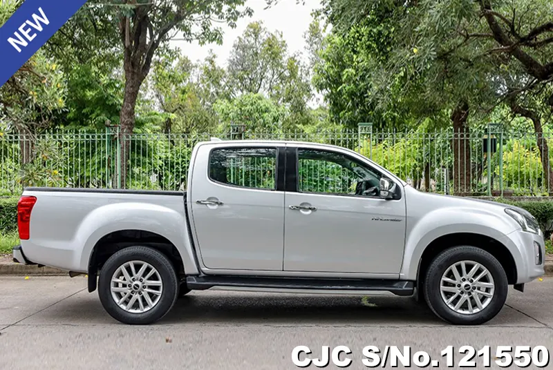 Isuzu D-Max in Gray for Sale Image 6