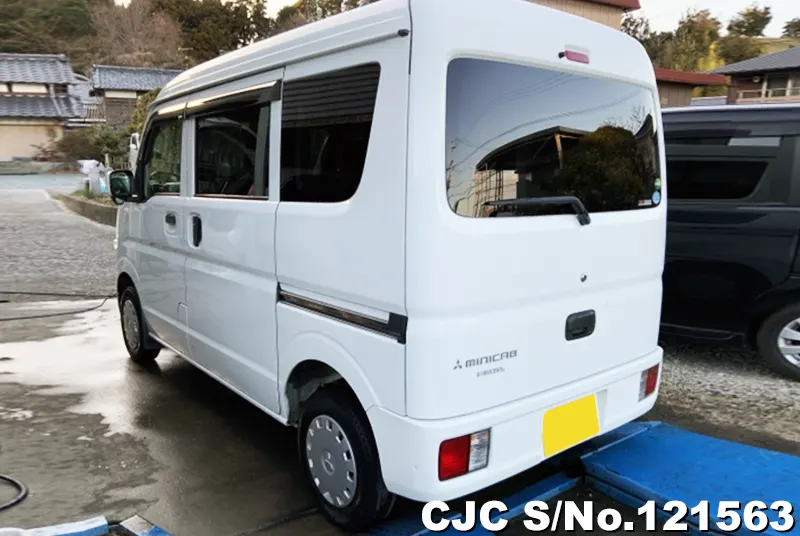 2015 Mitsubishi / Minicab Stock No. 121563