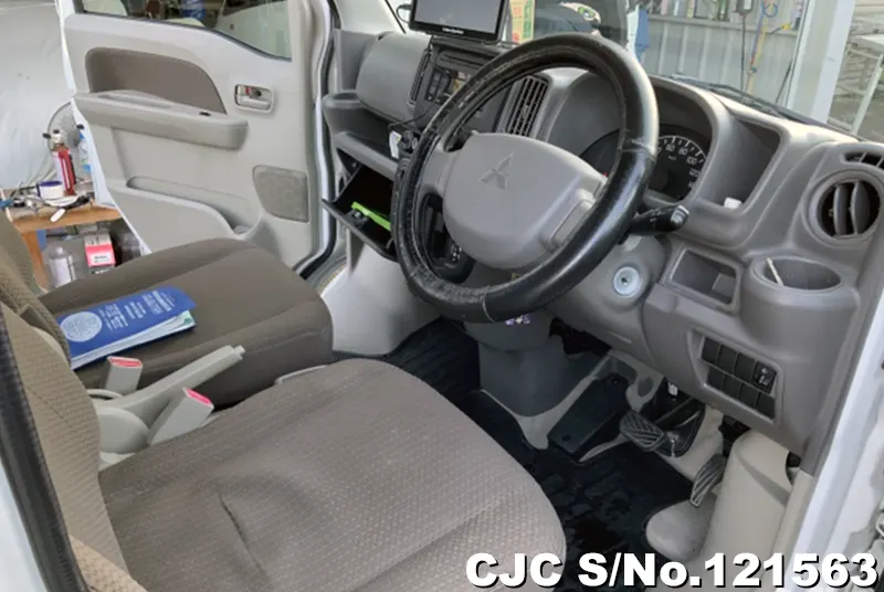 2015 Mitsubishi / Minicab Stock No. 121563