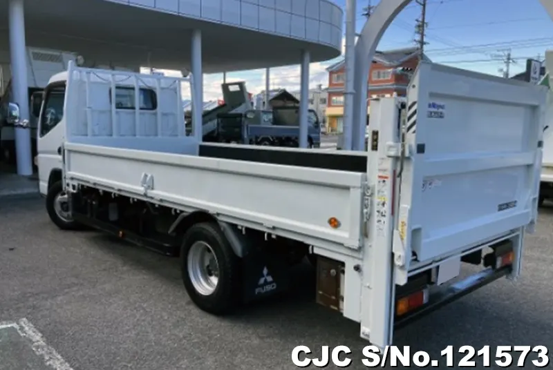 2015 Mitsubishi / Canter Stock No. 121573