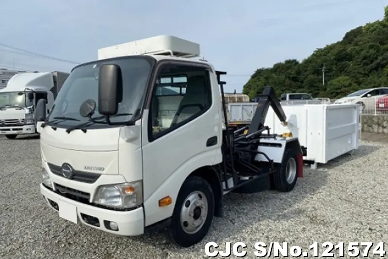 2015 Hino / Dutro Stock No. 121574