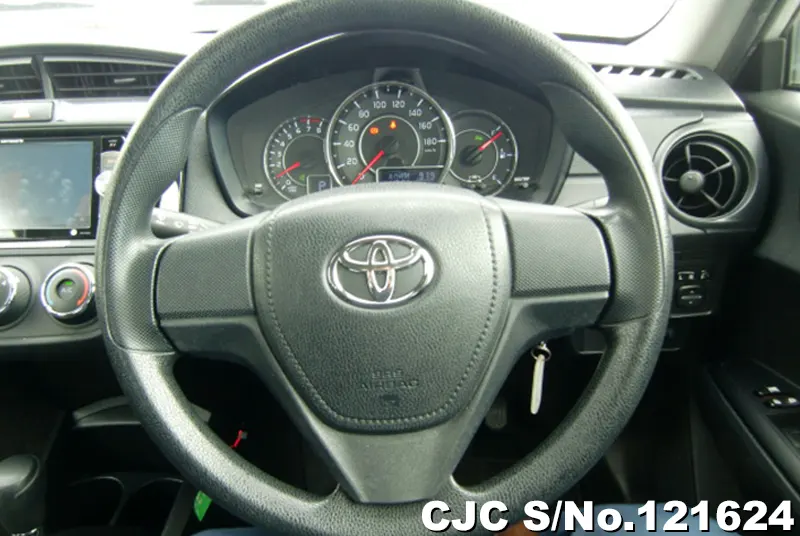 2018 Toyota / Corolla Axio Stock No. 121624