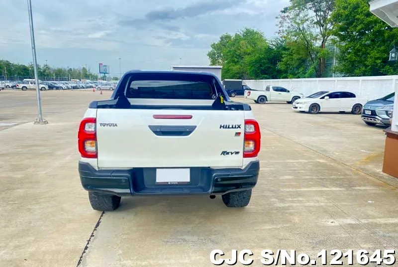 2023 Toyota / Hilux / Revo Stock No. 121645