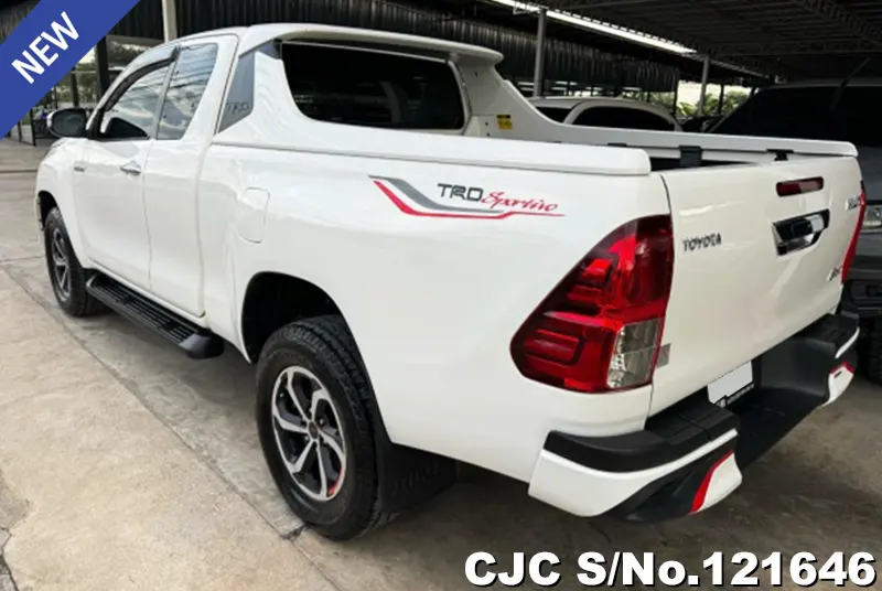 Toyota Hilux in White for Sale Image 1