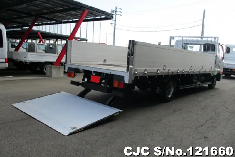 2015 Mitsubishi / Fuso Stock No. 121660