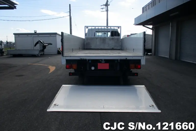 2015 Mitsubishi / Fuso Stock No. 121660